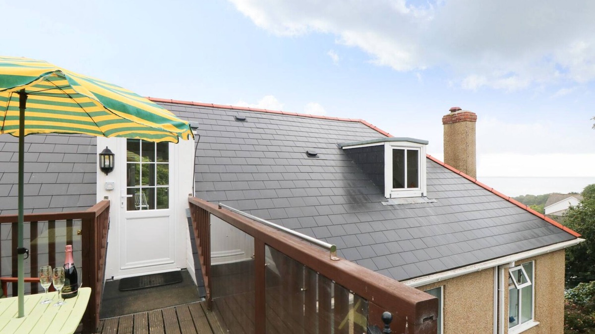 Saint Martin Cottage | THE WATCH, pet friendly, country holiday cottage in Porthcurno