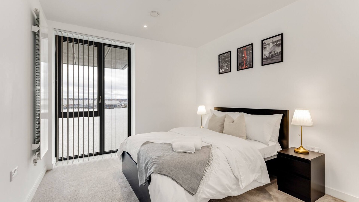 Docklands Apartment | The Water Aqua - Luxury 1 Bedroom Apt