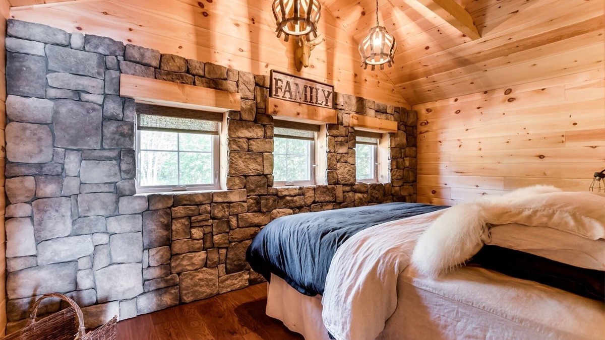 Waltham Ski Chalet | The Water's Edge Cabins: 2 Luxury Waterfront Chalets - Quebec