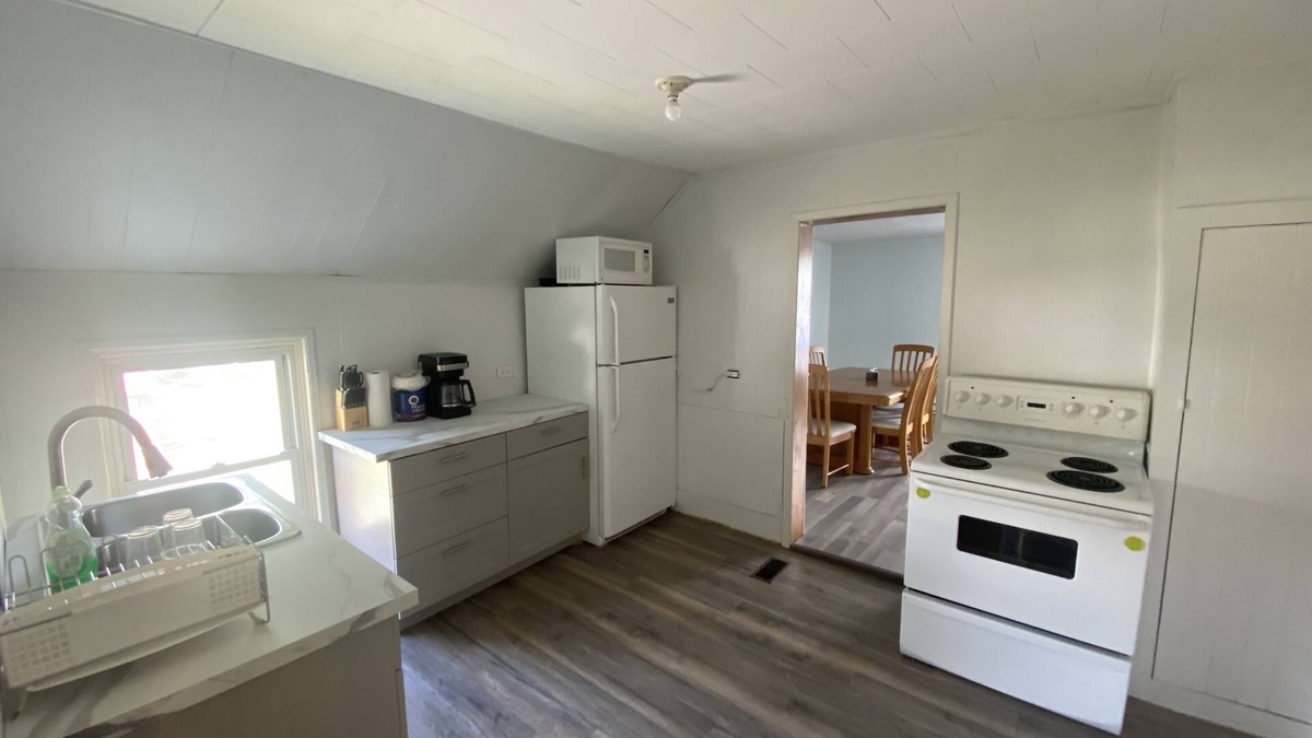 Napanee Apartment | The Water Street Inn Upper apt