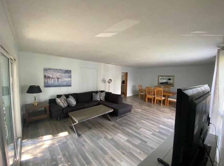 Napanee Apartment | The Water street Inn UPSTAIRS apartment