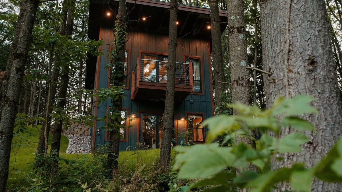 Richland Center Cabin | The Water Villa - NEW! @MillCreekCabinsWI
