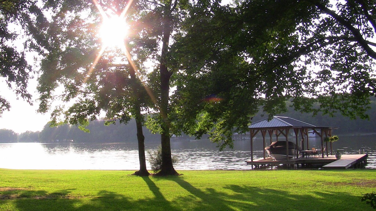 Pell City House | The Waterfront Logan Martin Lake .nnNEW DECK UNDER CONSTRUCTION.