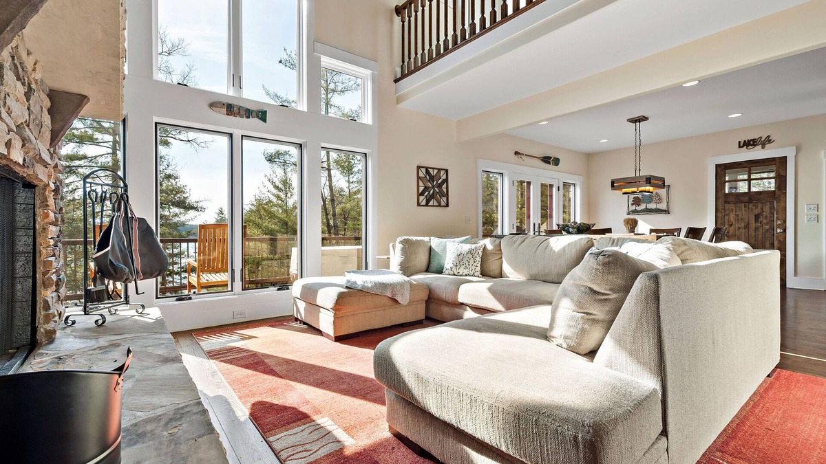Nebo House | The Waterman | Lakefront Luxury with Hot Tub & Dock!