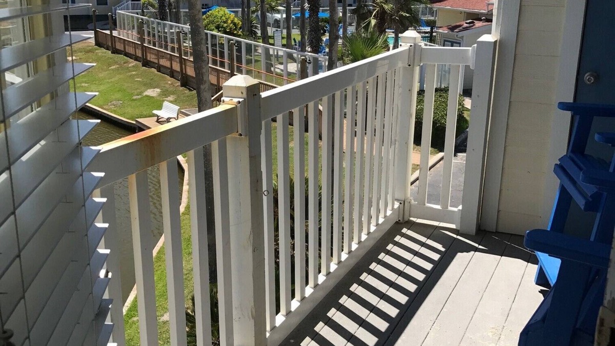 Corpus Christi Apartment | The Waterviews - Peaceful and relaxing condo one block from the beach