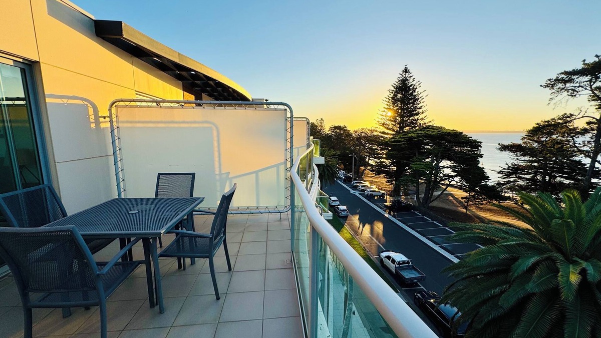 Powlett River Apartment | The Waves Beach Pad - Beachfront 1 Bed Apartment - Phillip Island