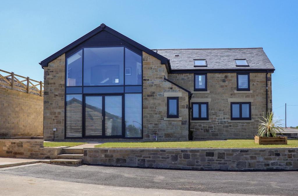 Amble House | The Waves