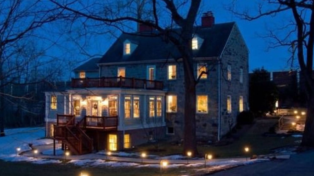 Ellicott City Bed & Breakfast | The Wayside Inn Bed & Breakfast