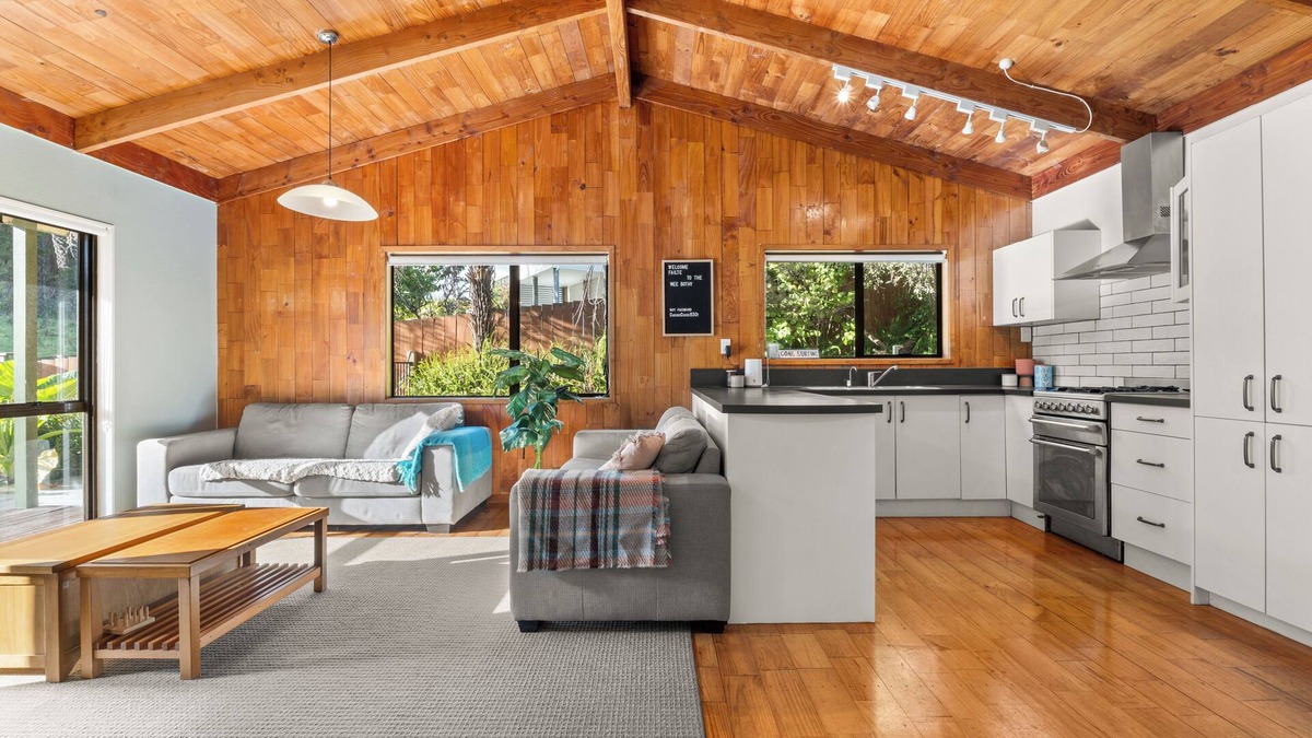 Onemana House | The Wee Bothy - Whangamata Holiday Home
