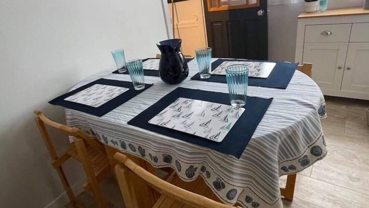 Lamlash Cottage | The Wee Cottage. Cosy 3 bedroom house in Lamlash