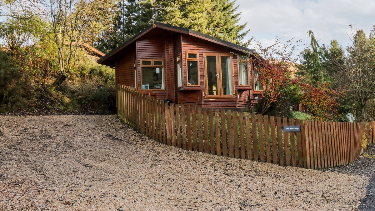 Dollar Cottage | THE WEE LODGE, pet friendly, with a garden in Dollar