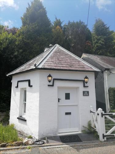 Cwmduad House | The Welsh Toll House