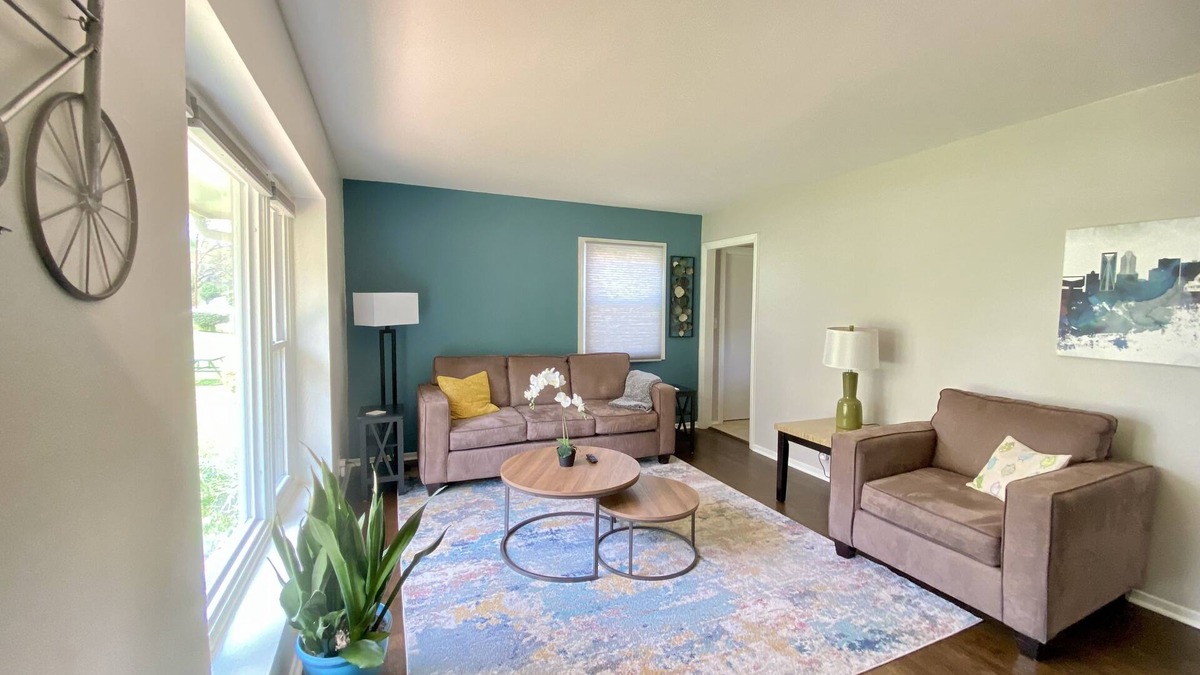 Charlotte House | The West End Jewel, a Spotless & Inviting Home Near Uptown.