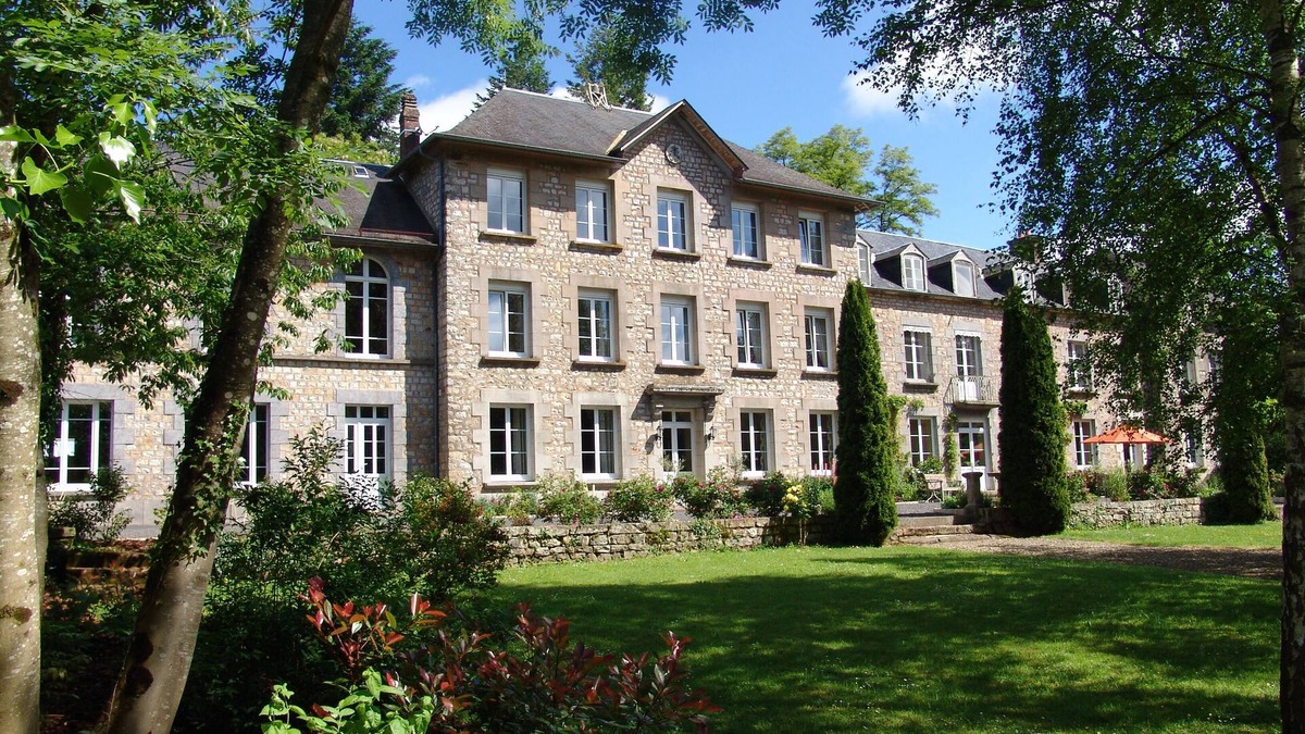 Juvigny-sous-Andaine House | The West Wing of Chateau de Vaudezert luxury self catering accommodation.