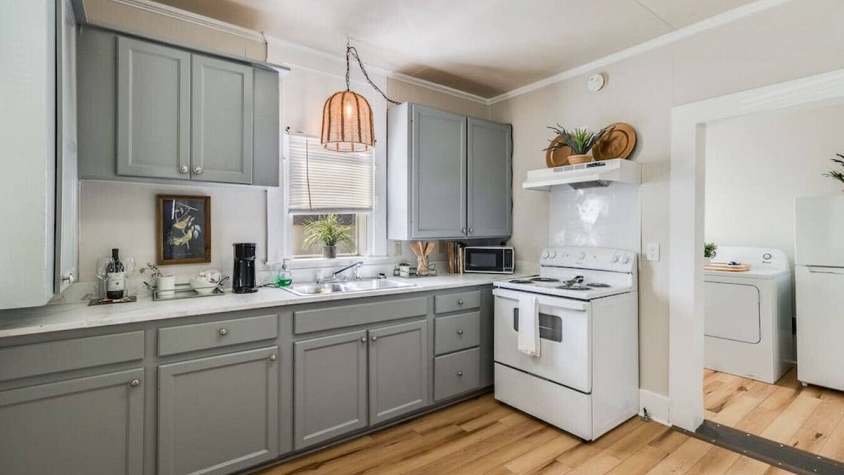 Scott House | The Westbound Cottage · Best kept secret in Scott 3br + wifi near downtown