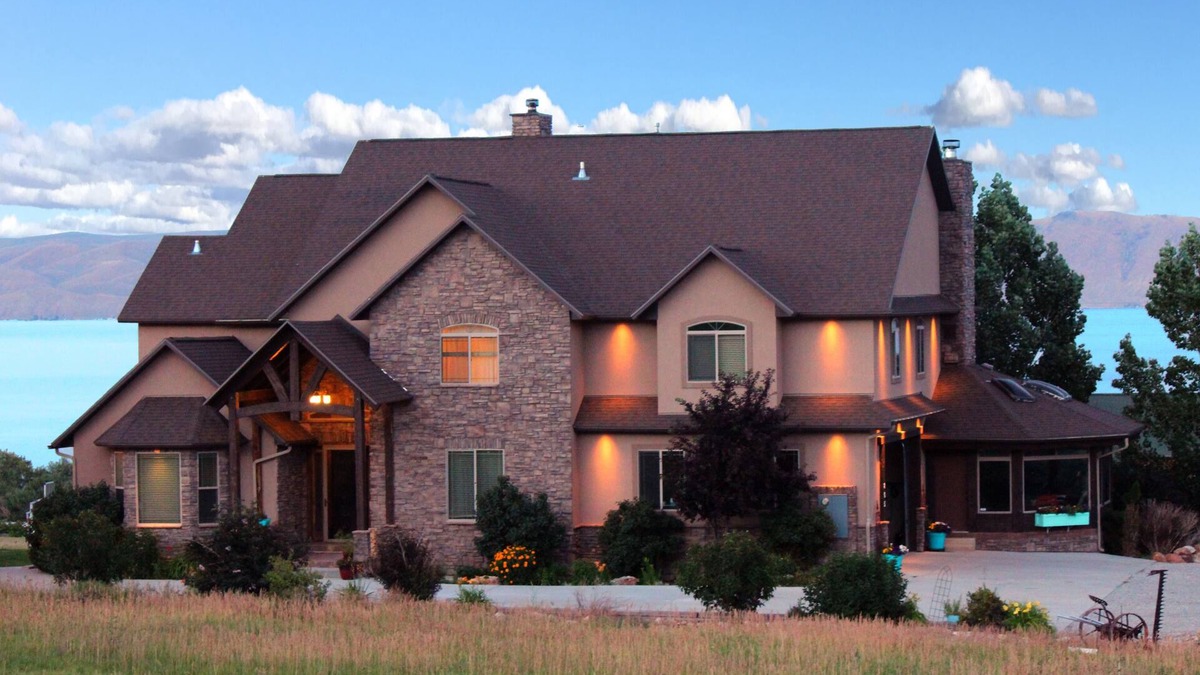 Garden City House | The Westlake Escape - Amazing Views, Large Entertaining Yard, and Hot Tub