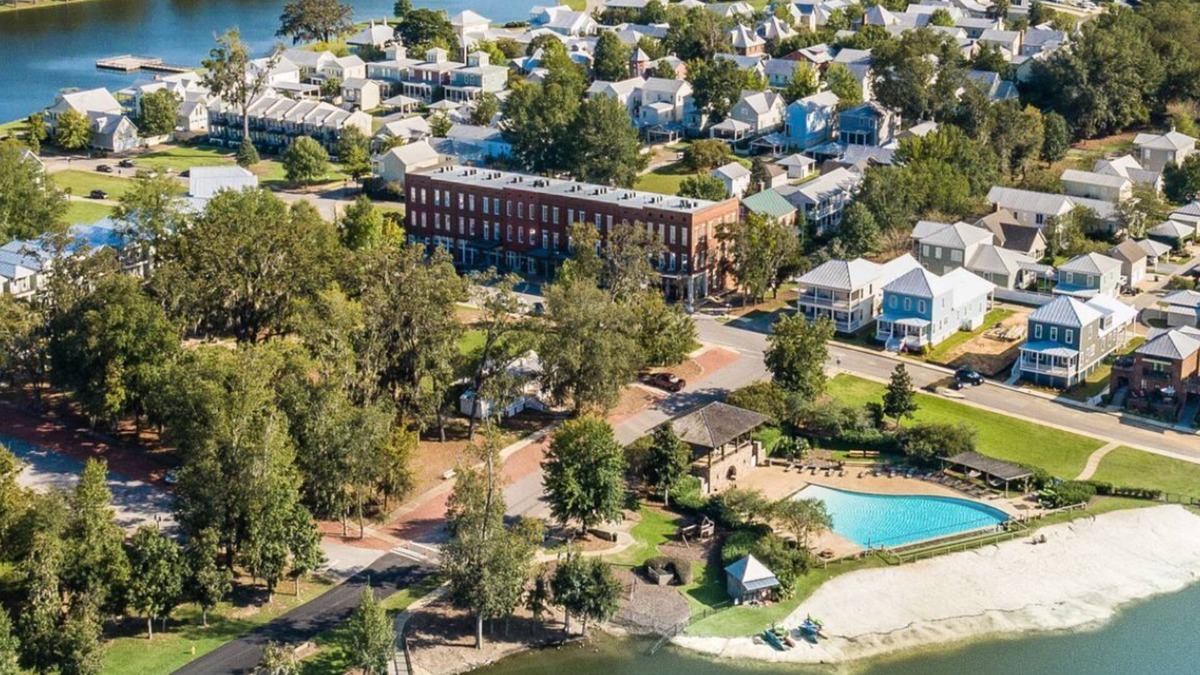 Mount Meigs Apartment | The Westscott at The Waters By Villa Real Escapes