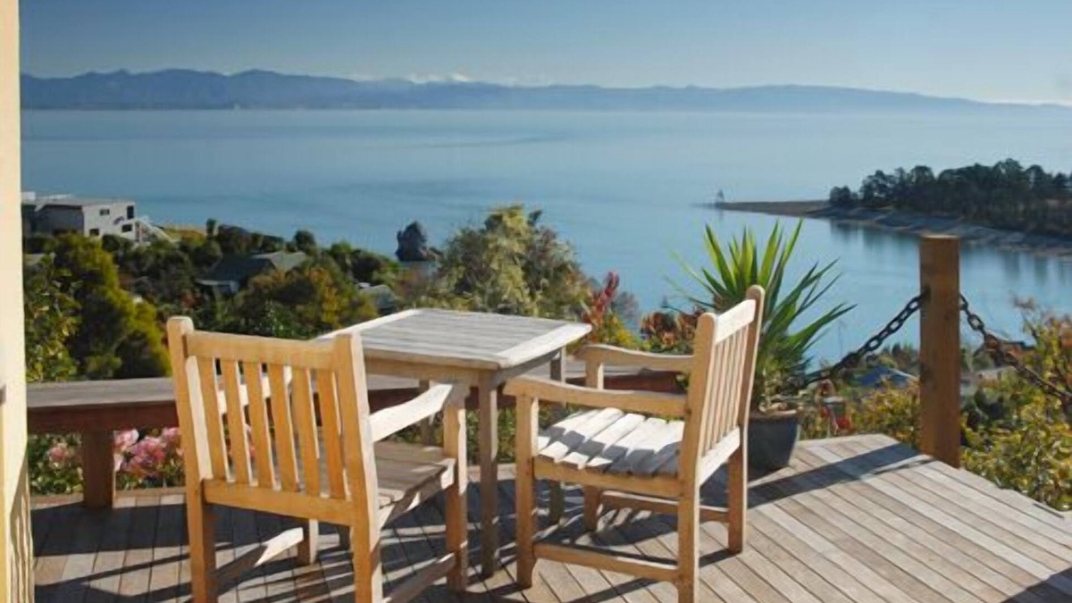 Britannia Heights Apartment | The Wheelhouse Inn