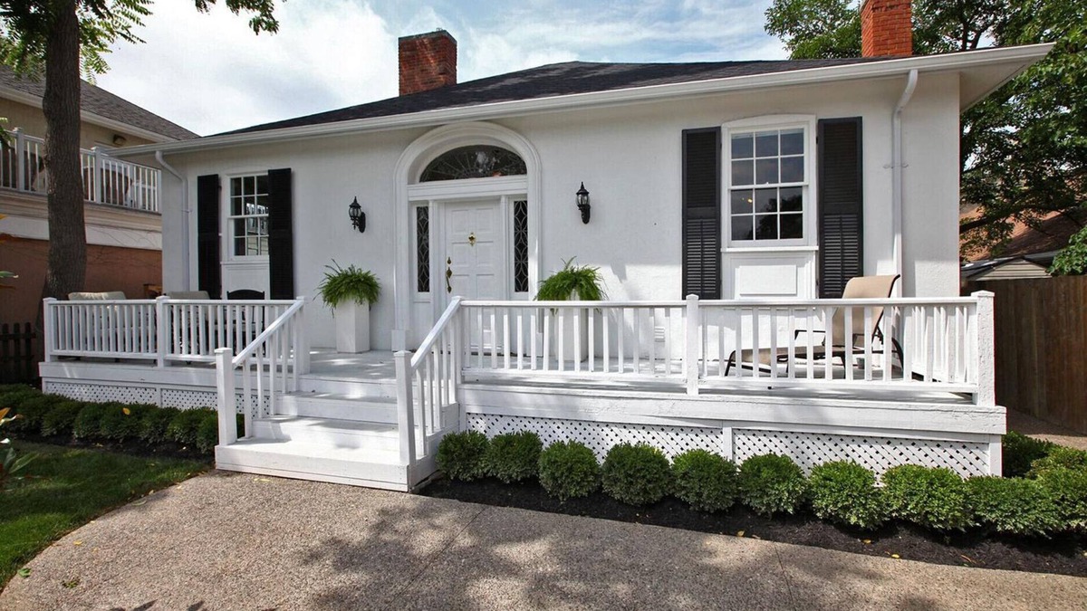 Old Town Historic District House | The White House Vacation Rental