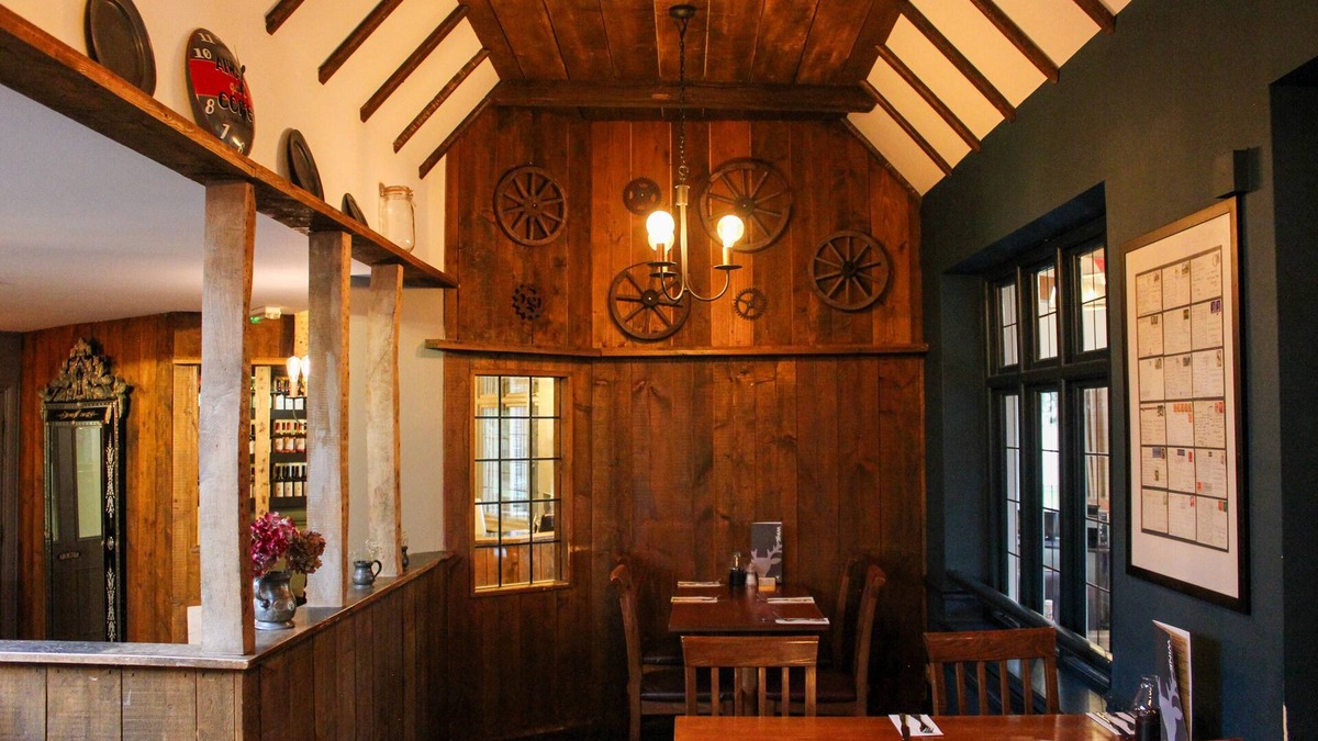 Swindon Hotel | The White Hart
