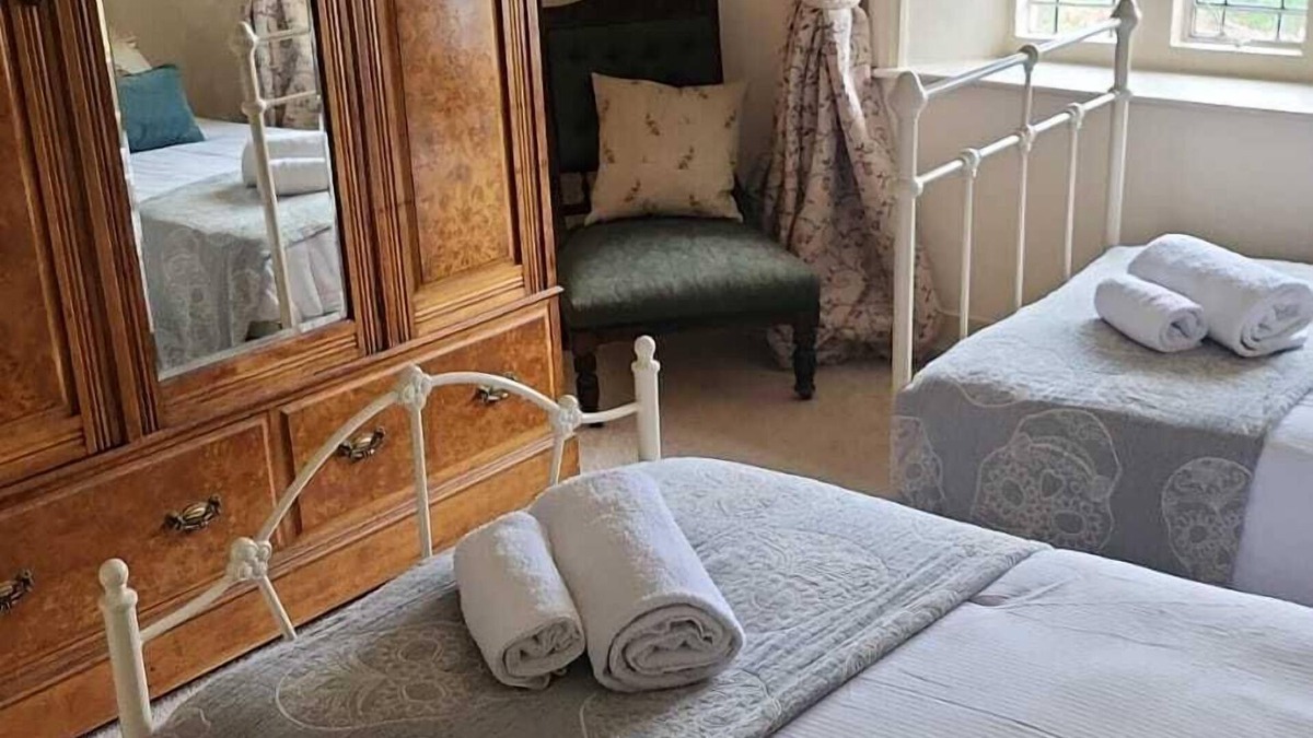 Compton Bassett House | The White Horse Inn