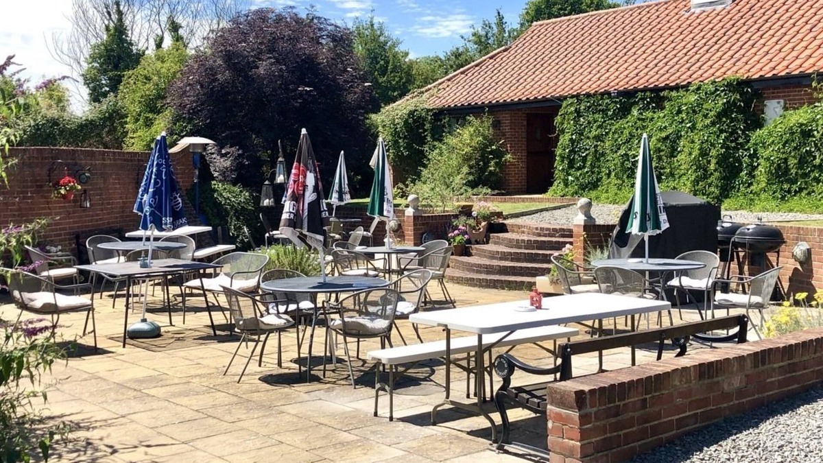 Ridgewell Bed & Breakfast | The White Horse Inn