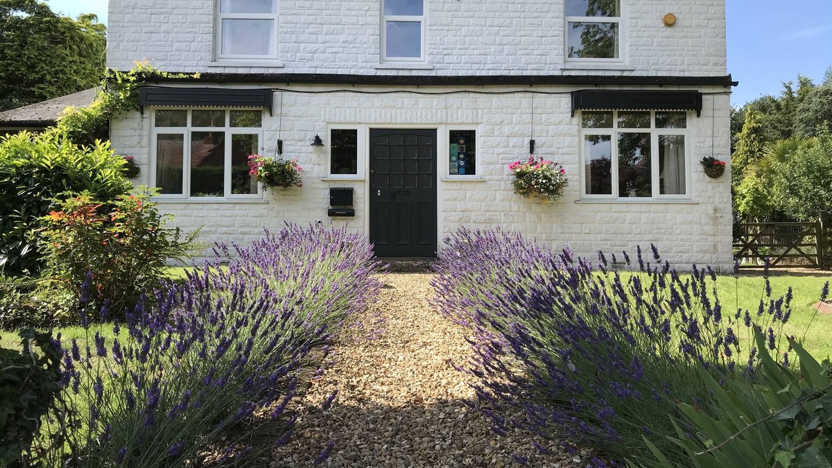 Little Brickhill Bed & Breakfast | The White House B&B