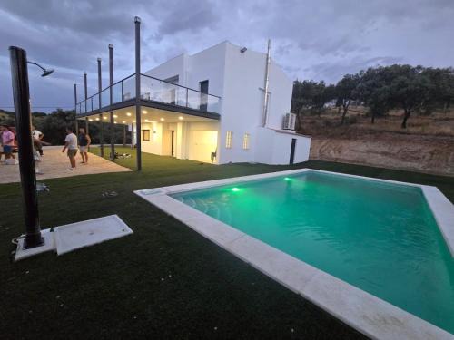 Cazalegas House | The White House