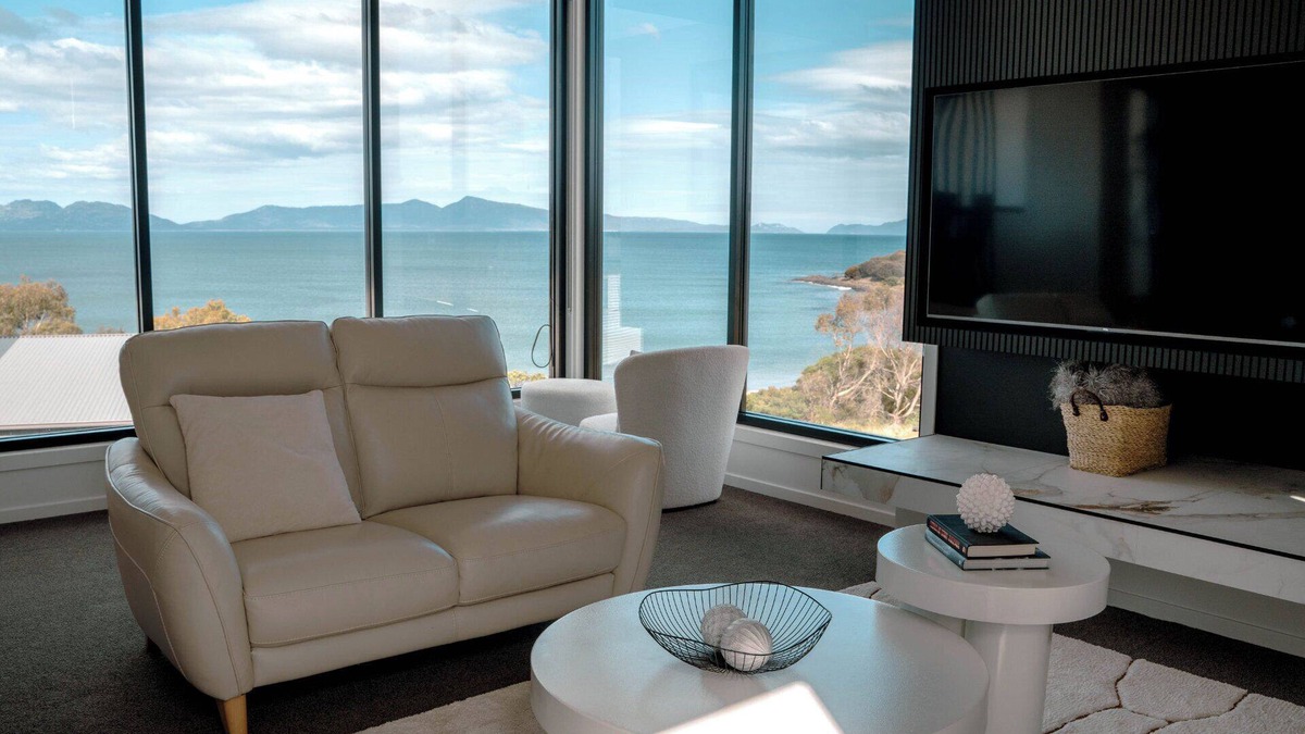 Swansea House | The White House - Freycinet Holiday Houses