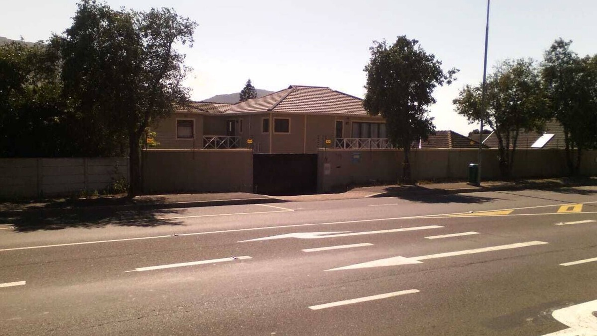Redhill House | The White House in Fabulous Fish Hoek