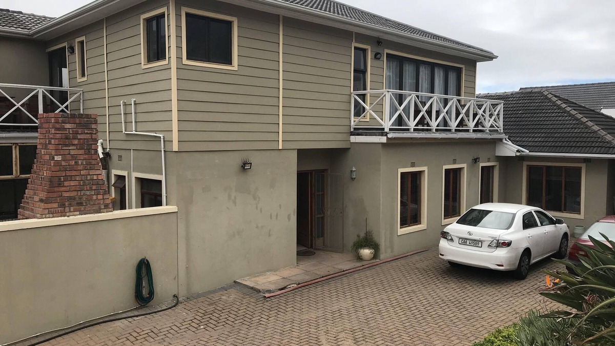Fish Hoek House | The White House in fabulous Fish Hoek