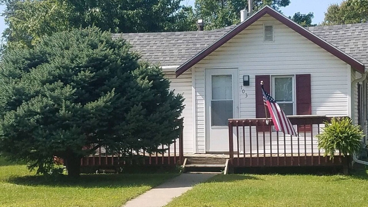Sergeant Bluff House | The White House 3 Bedroom home in great location