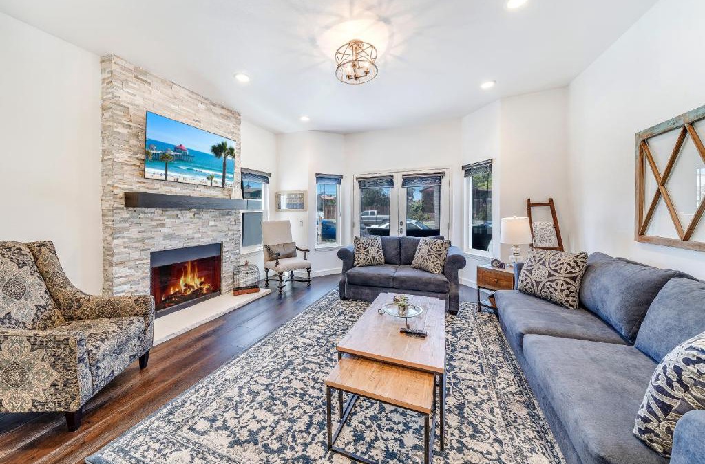 Huntington Beach House | The White House with spa, bikes and steps to the beach and down town main street shops and dining