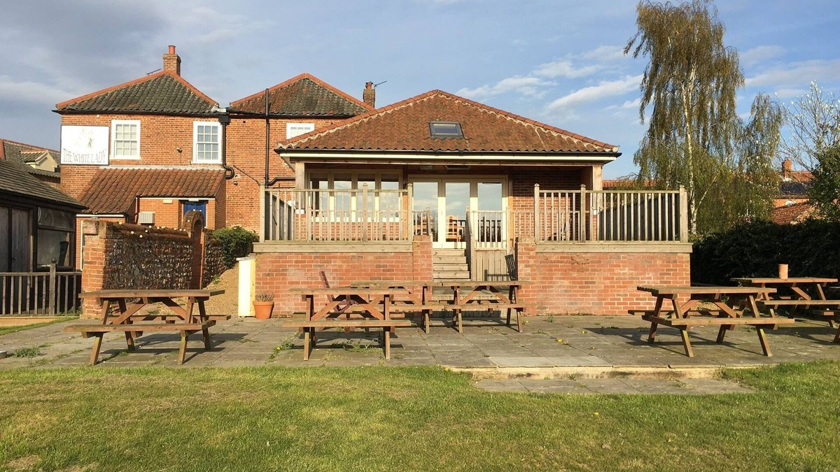 Worstead Bed & Breakfast | The White Lady