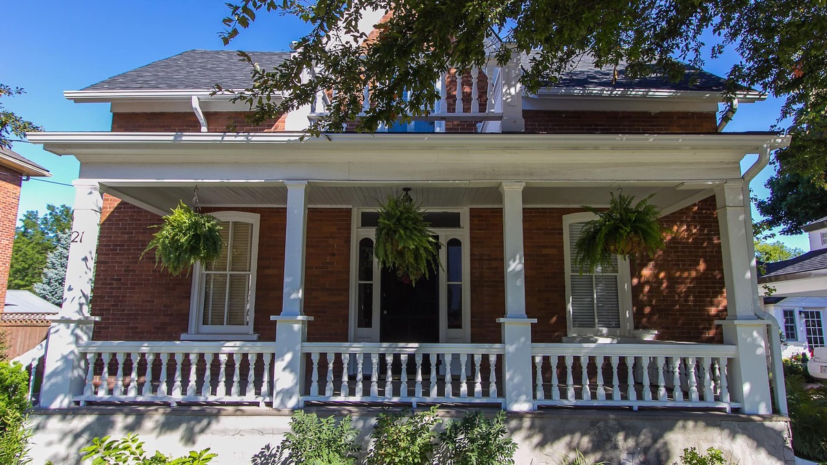 Prince Edward House | The White Rabbit Guest House - Picton