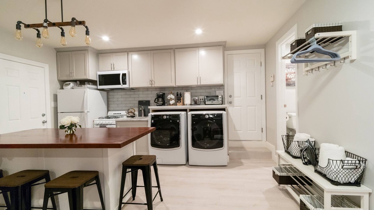 Fremont Apartment | The White Rose Annex