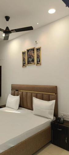 Ludhiana Hotel | The White Solitaire - Unit 3