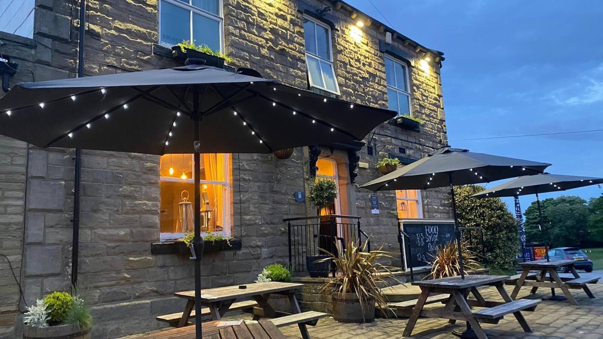 Yeadon House | The White Swan