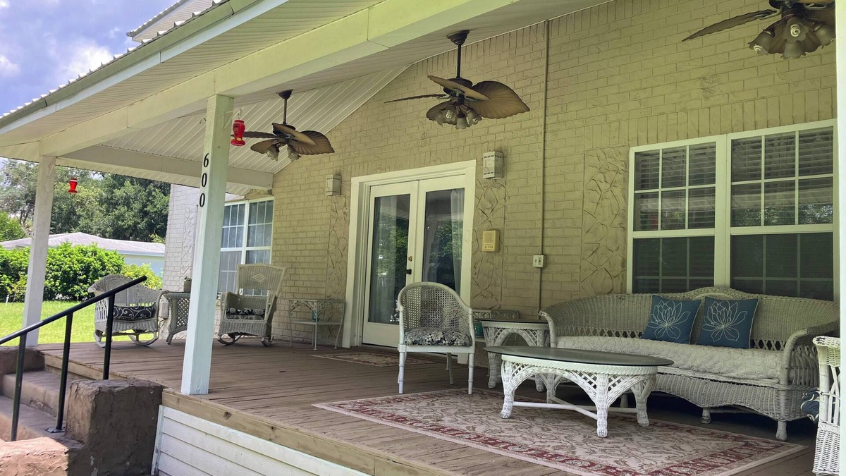 Green Cove Springs House | The Whitehouse.