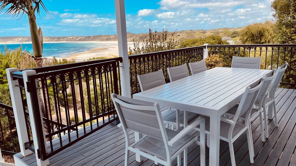 Emu Bay House | The Whitehouse