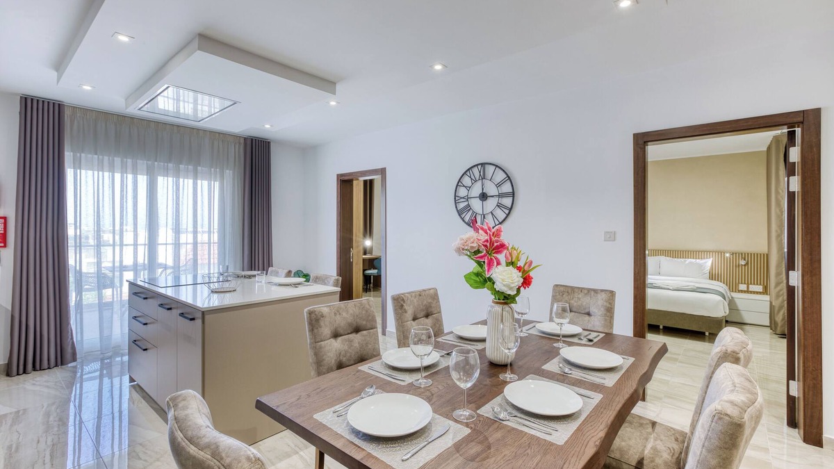 St. Andrew's Apartment | The whole group will enjoy easy access to everything from this centrally located place