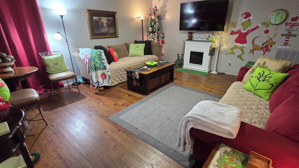 Corbin House | The WHOVILLE HOUSE! Spacious home with tons of games, toys and amenities.