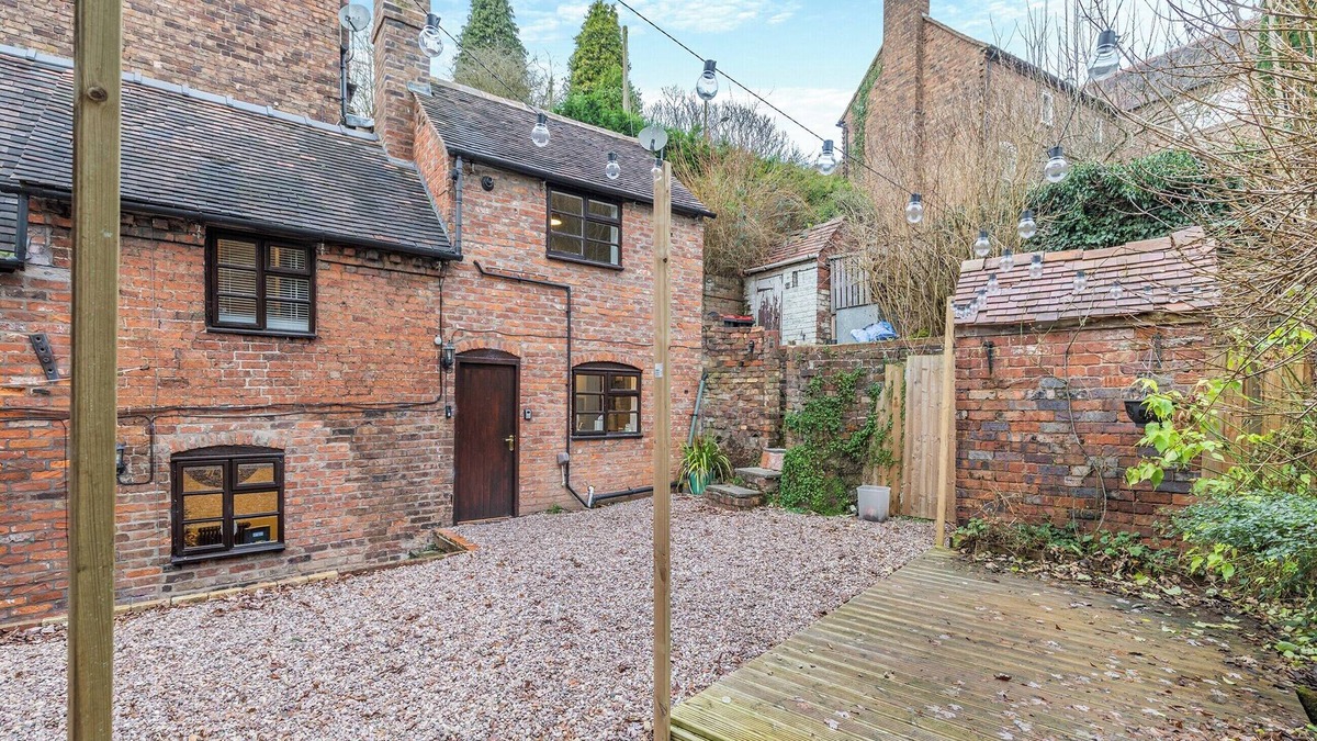 Ironbridge Cottage | The Wild Cherry Tree Retreat