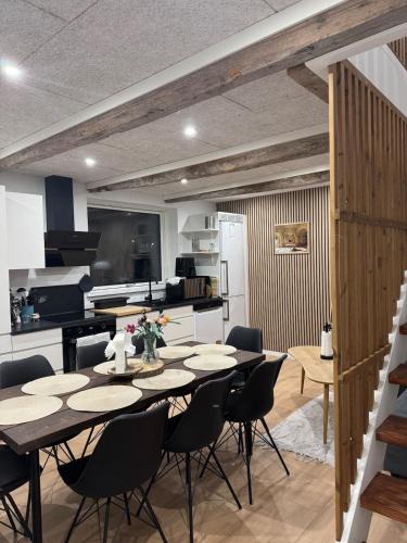 Agedrup Apartment | The Wild Swan - Big house with many beds in Odense - Free Parking