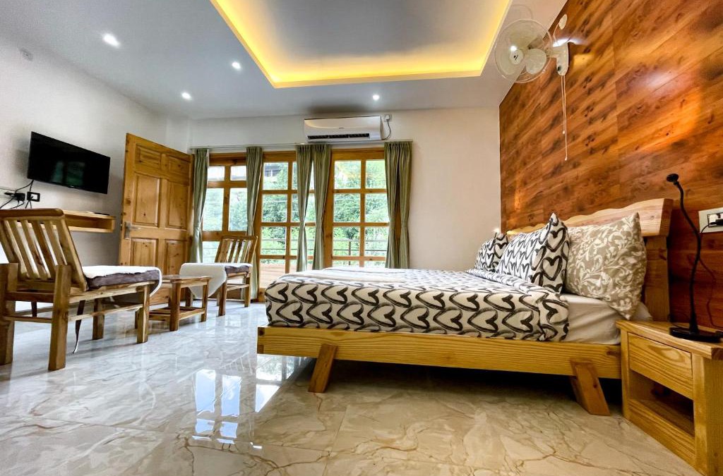 Mandi Hotel | The Wild Yak