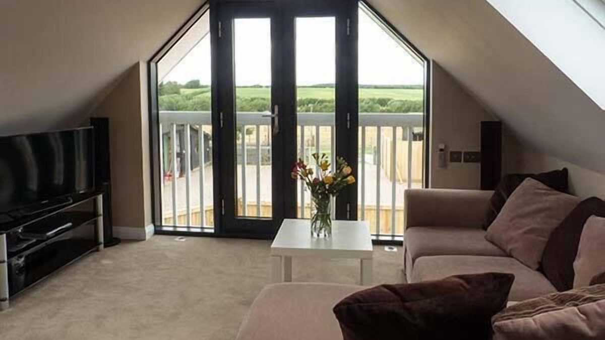 Langdon Cottage | THE WILLOWS, family friendly, country holiday cottage in Adisham