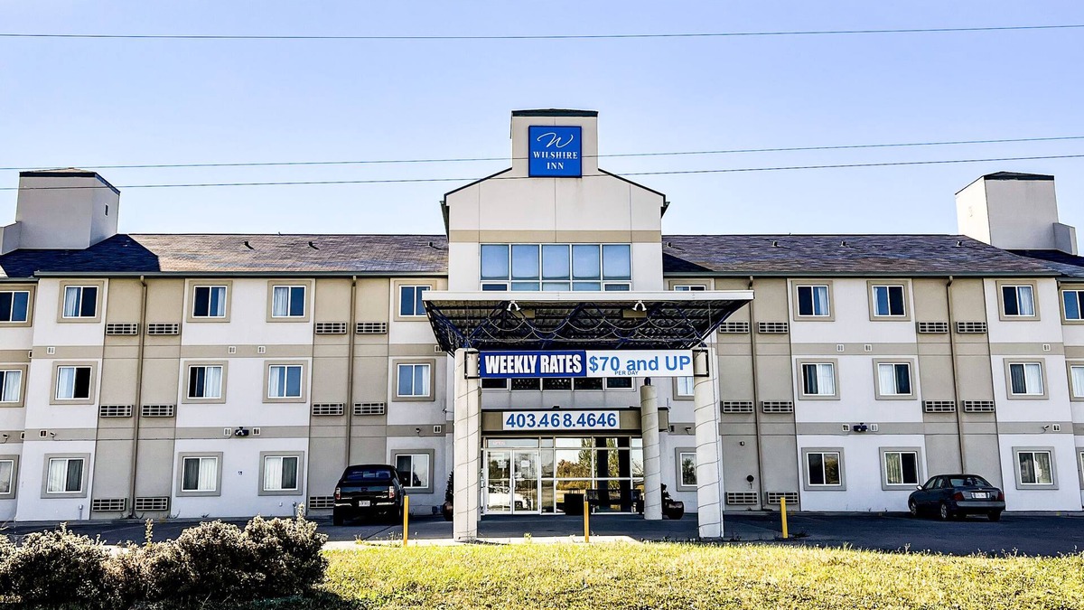 Claresholm Hotel | The Wilshire Inn