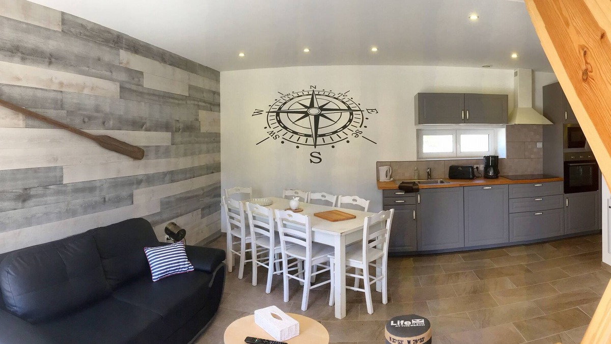 Grandcamp-Maisy Cottage | The wind rose 8 people