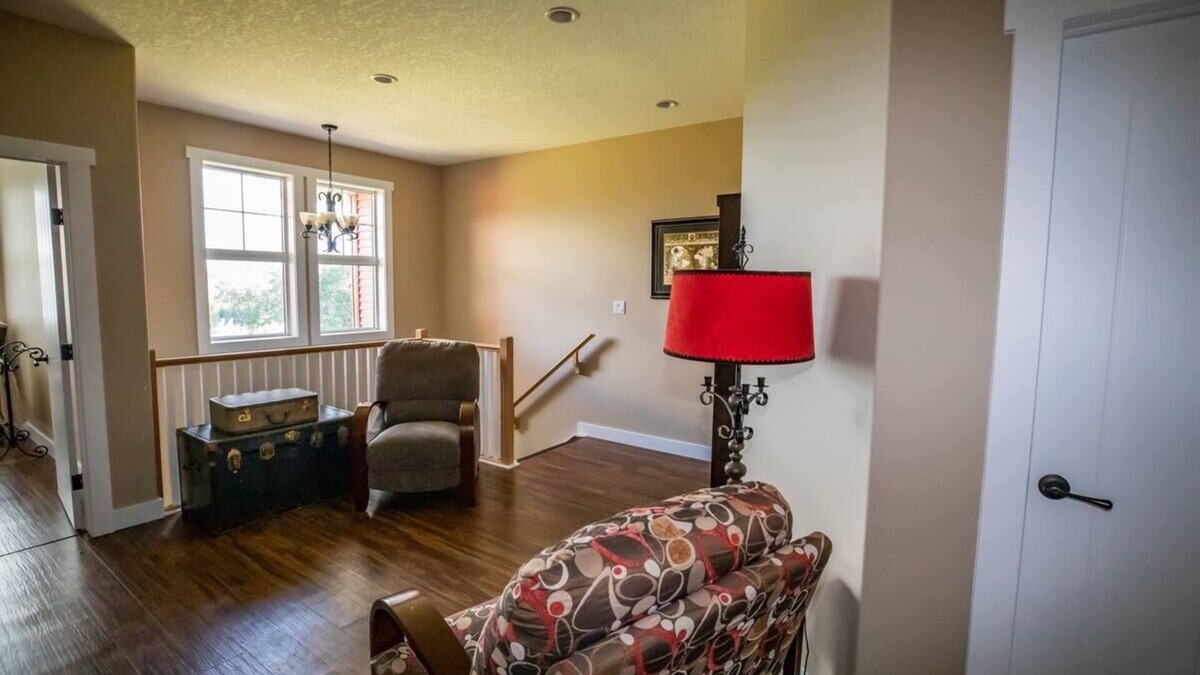 Parkland County Apartment | The Winding Road Homestead - 3 BDRM each has full ensuite; quiet,country retreat