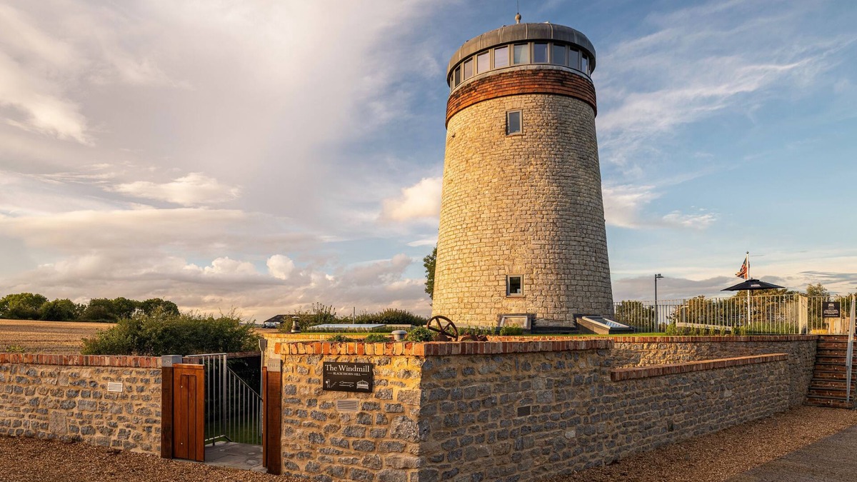 Bicester Cottage | The Windmill Blackthorn Hill - a windmill that sleeps 4 guests in 2 bedrooms